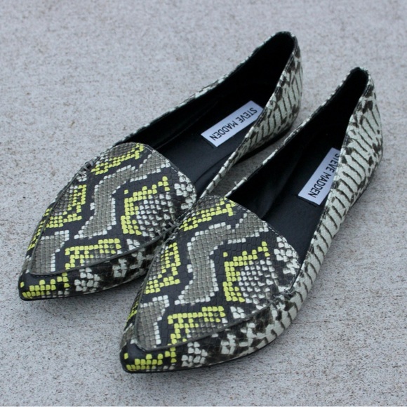 Brand New Steve Madden Ladies Snakeskin Flats Sz 7.5 - Picture 1 of 6